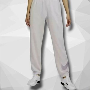 Nike Sportswear Easy Fleece Joggers. Size
(NWT
1X. NWT.